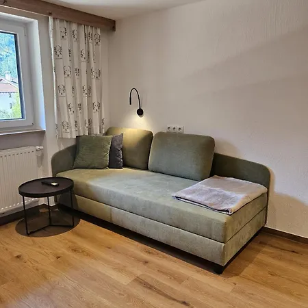 Haus Kathrein 아파트 프루츠